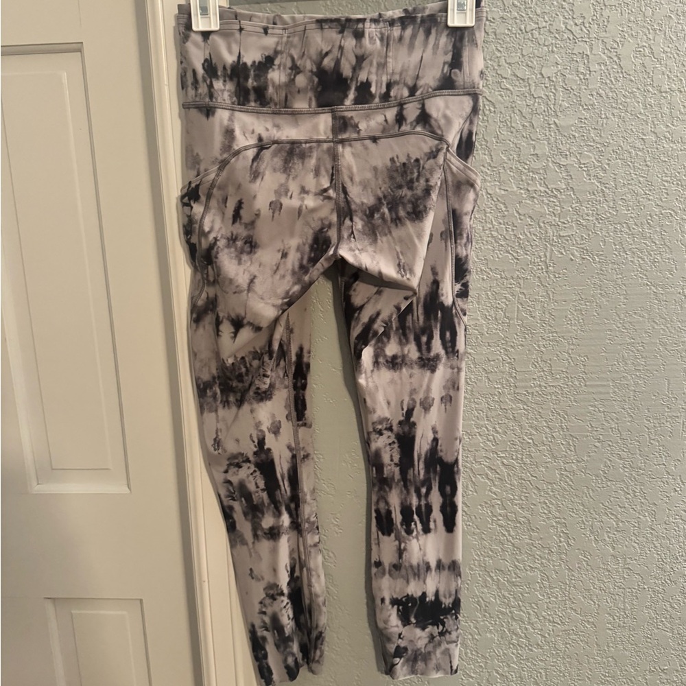 Size 6 Lululemon leggings
